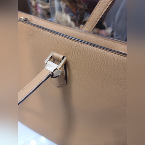 Tory Burch Robinson Bag - Picture 5 of 12